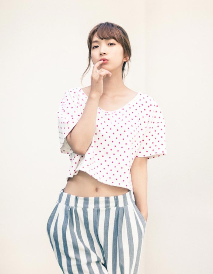 tailor2-about-woman-standing